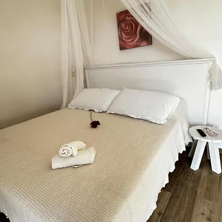 فندق مبيت وإفطار Dimora Idruntina 3*