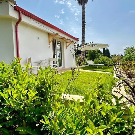 فندق مبيت وإفطار Dimora Idruntina 3*